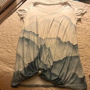 Elegant Blue and White Short Sleeve Women's Tee